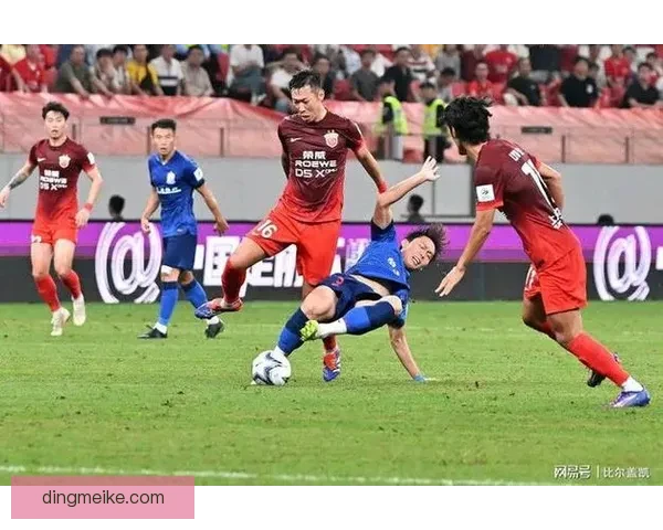 中超焦点战山东鲁能迎战上海上港争冠关键一役前瞻解析看点