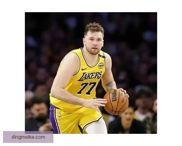 NBA总决赛湖人对阵热火得分对比与关键球员表现解析全记录盘点